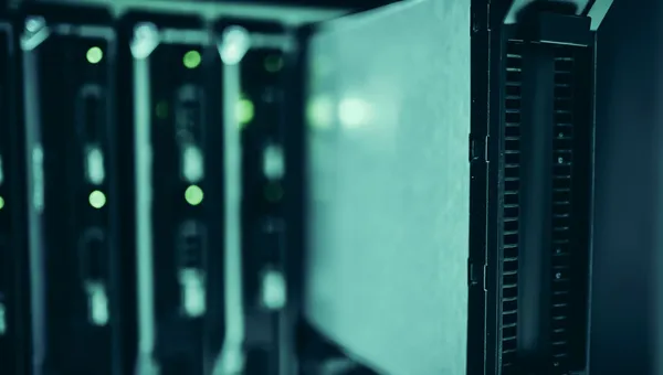 Racks de servidores en un centro de datos